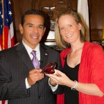 AWBW Founder and Executive Director Cathy Salser presents Los Angeles Mayor Antonio Villaraigosa with the organization’s first ever heART Award